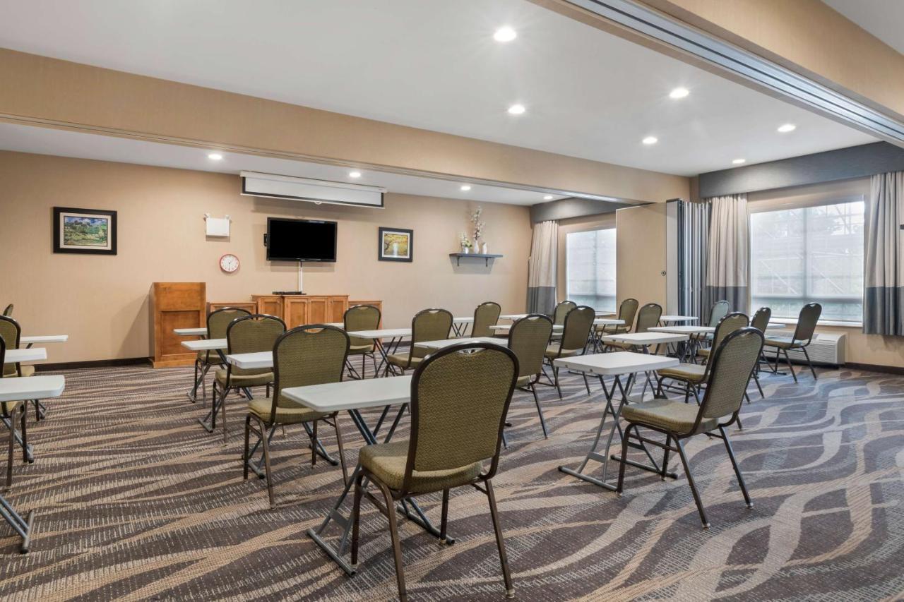 Best Western Plus Saint John Hotel & Suites Exterior foto