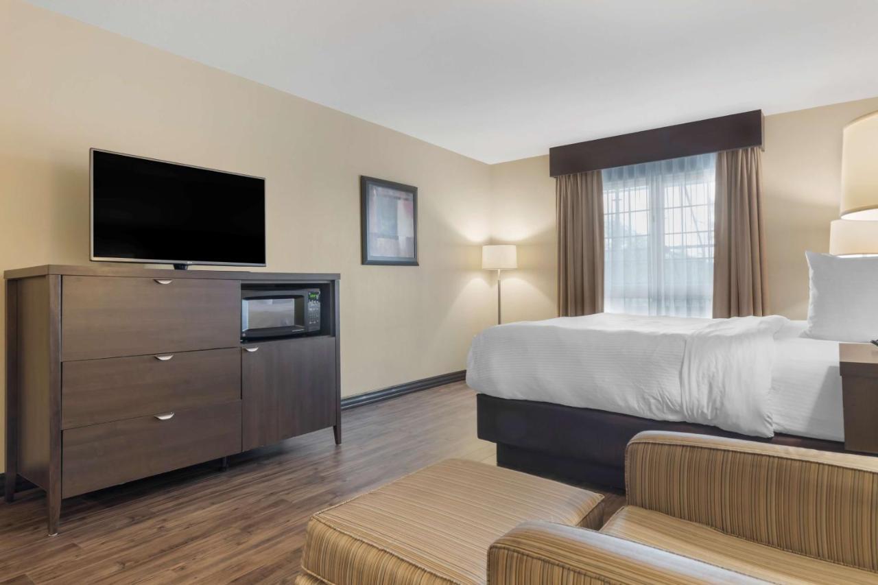 Best Western Plus Saint John Hotel & Suites Exterior foto
