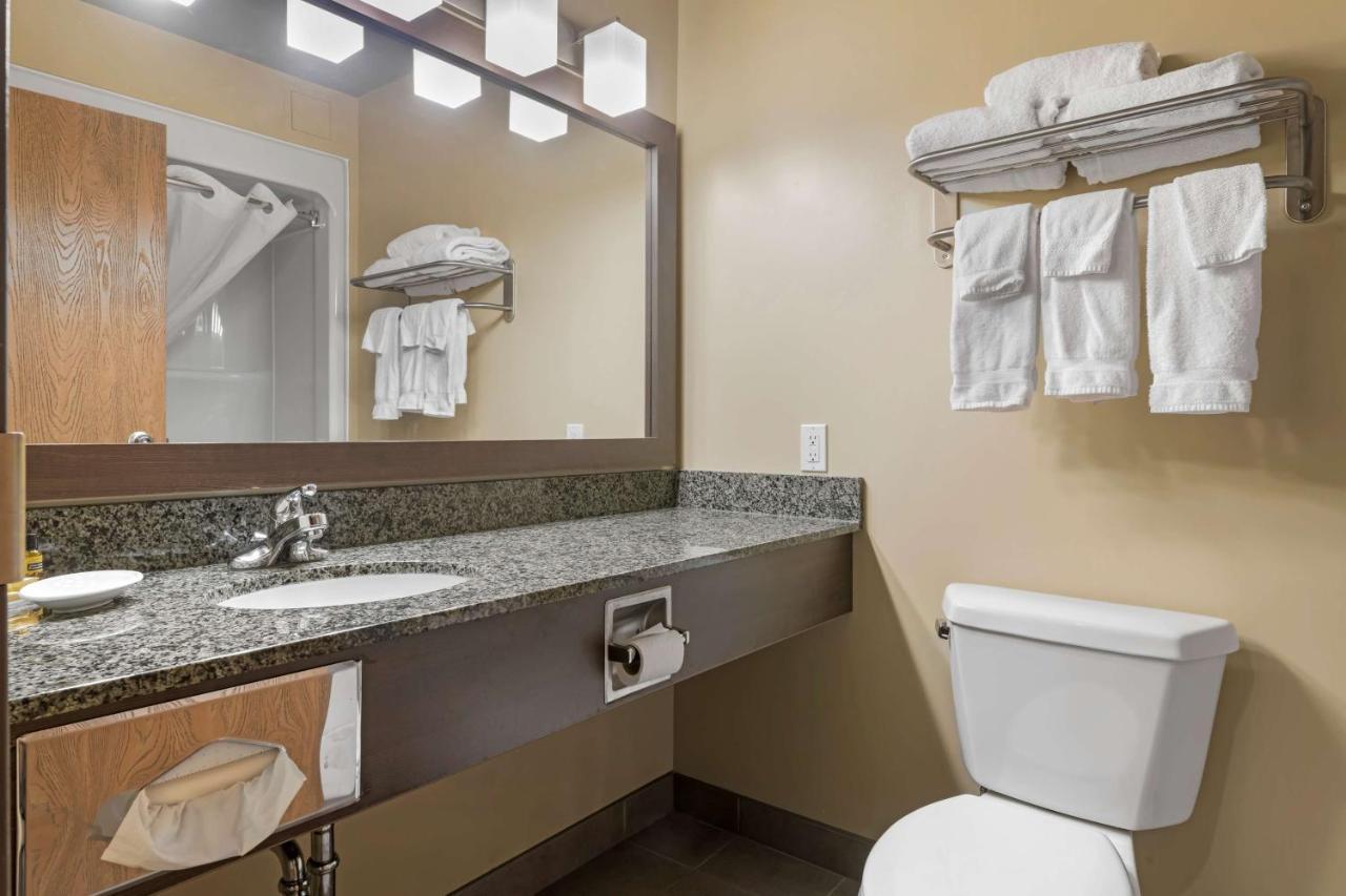 Best Western Plus Saint John Hotel & Suites Exterior foto